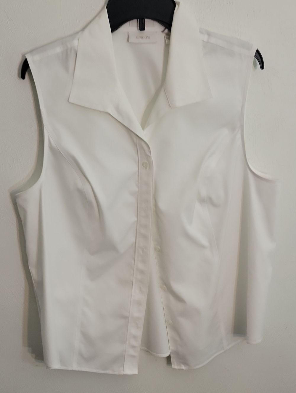 Chico's White Sleeveless Button-Down Top
